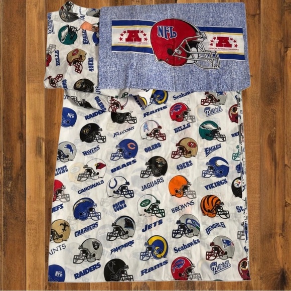 NFL Other - Vintage 90s NFL Twin Sheet Set USA Football Helmets All Teams